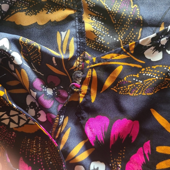 Floral Wrap Top - Picture 3 of 7